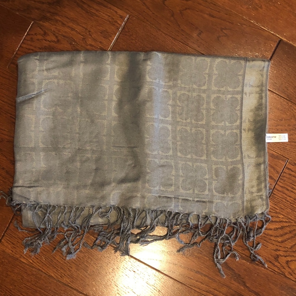 Brand New Liz Claiborne Gray/Silver Scarf